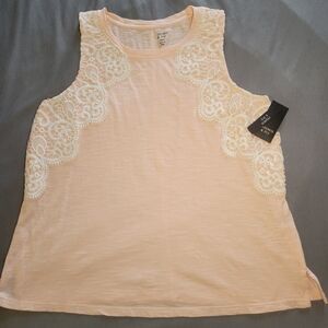 Crown & Ivy Women's Pink And White Lace Top - Petite M
